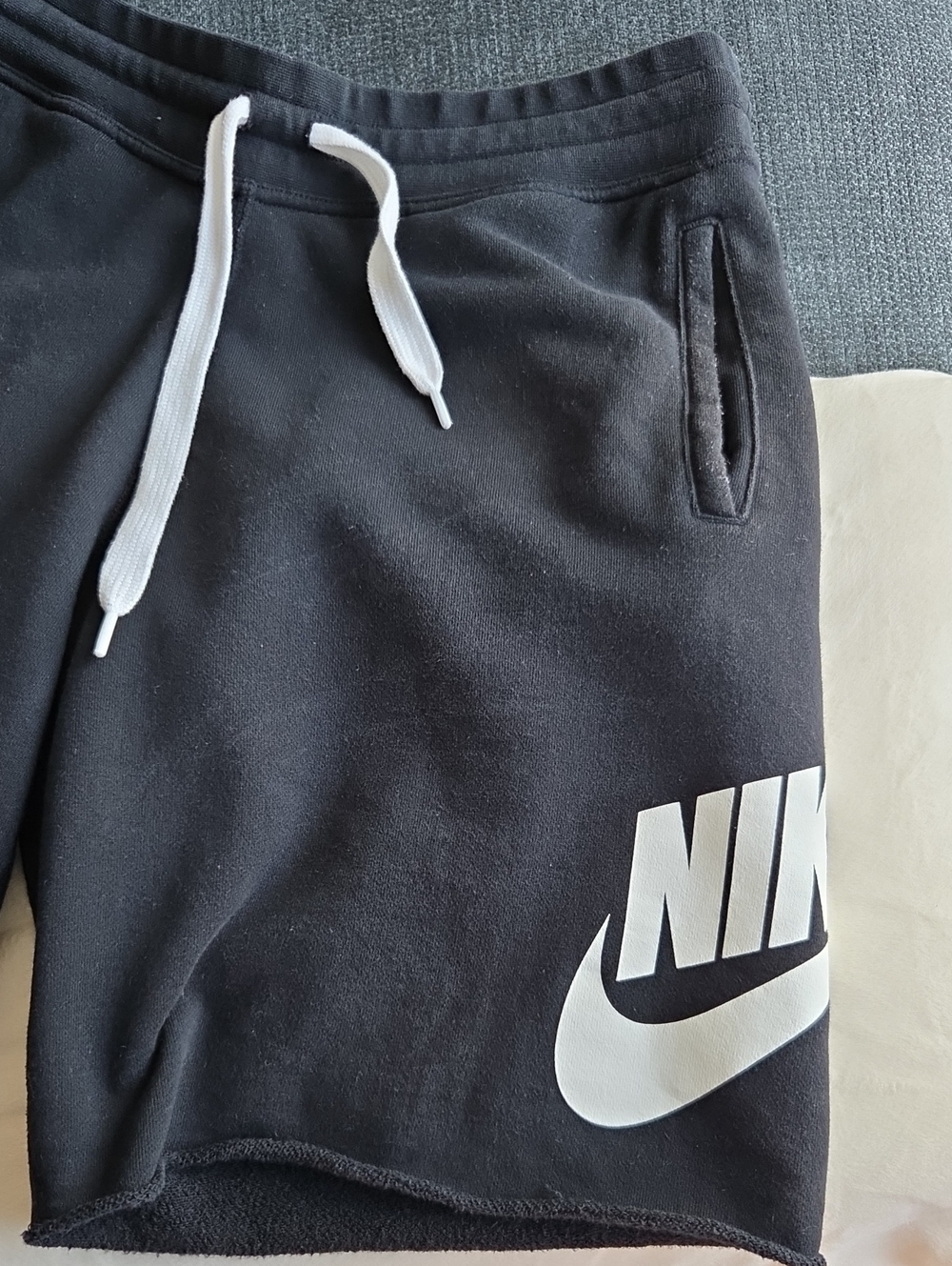 Nike Men’s Black Logo Drawstring Shorts - Picture 3 of 6